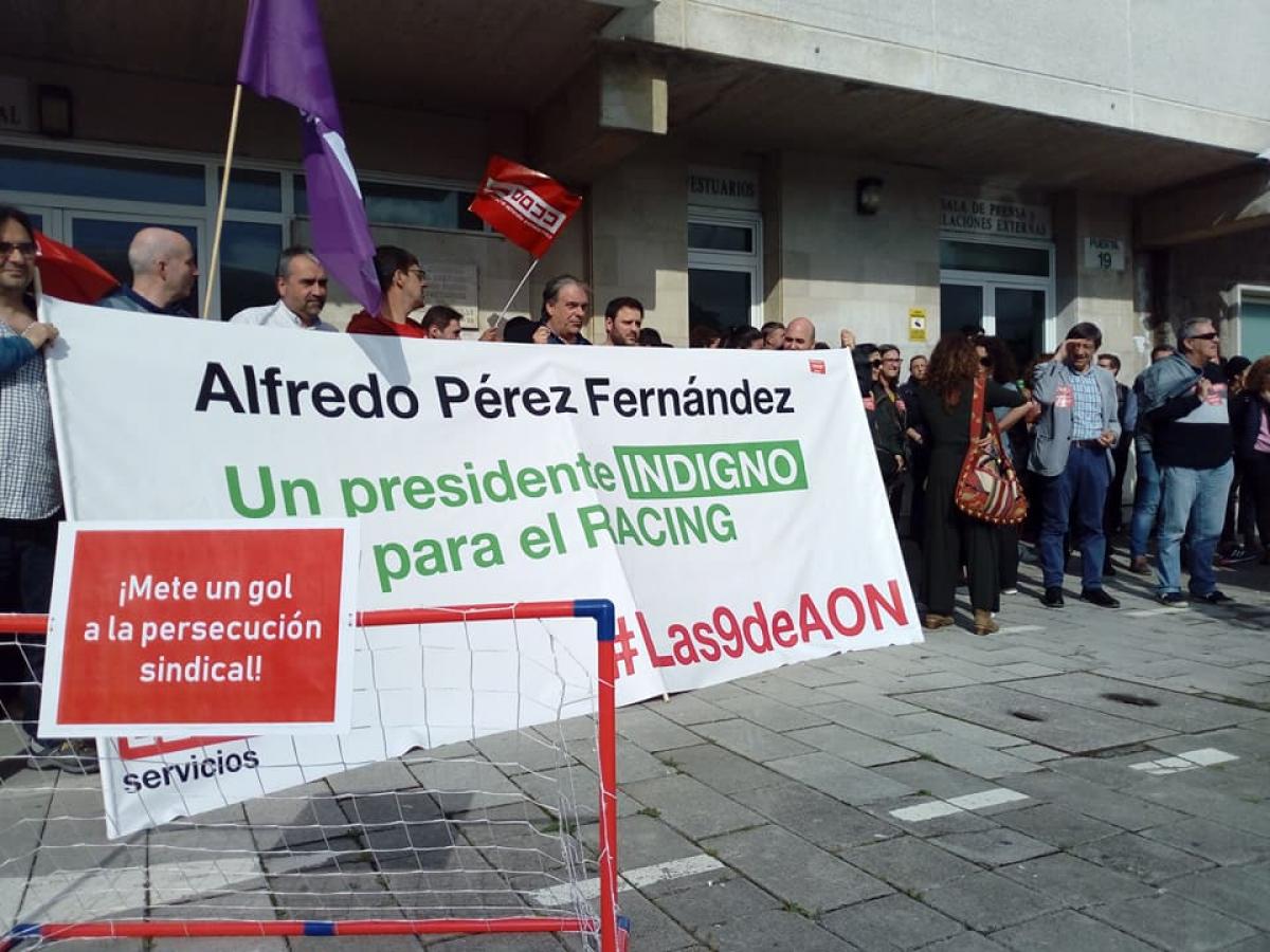 Protesta ante la sede del Racing de Santander en solidaridad con Las 9 de AON ante el inminente nombramiento del dueo de Aon como presidente del club (5 de junio de 2018)