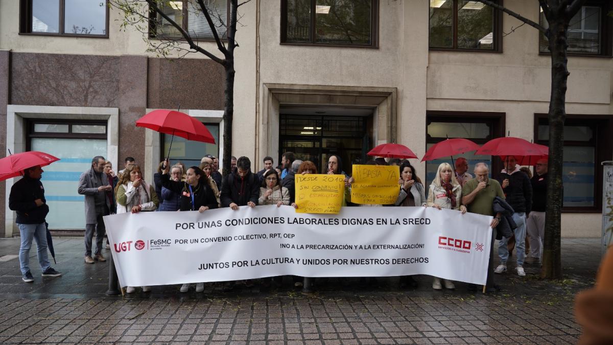 Concentración del personal de la Sociedad Regional de Educación, Cultura y Deporte