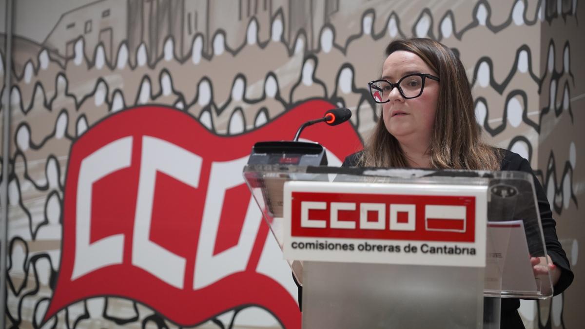 Rosa Mantecn, secretaria general de CCOO de Cantabria