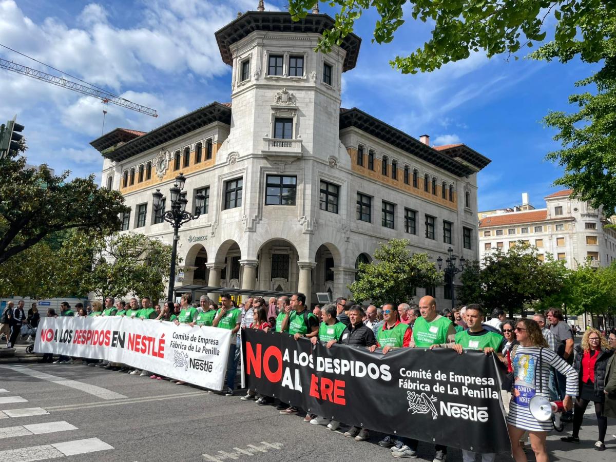 Concentración de Nestlé ante la Delegación del Gobierno