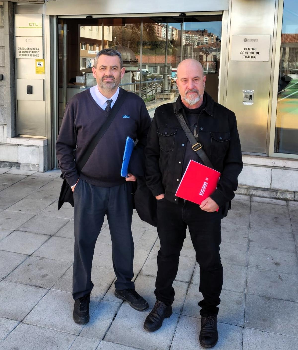 Dos delegados de CCOO del servicio de transporte de viajeros por carretera