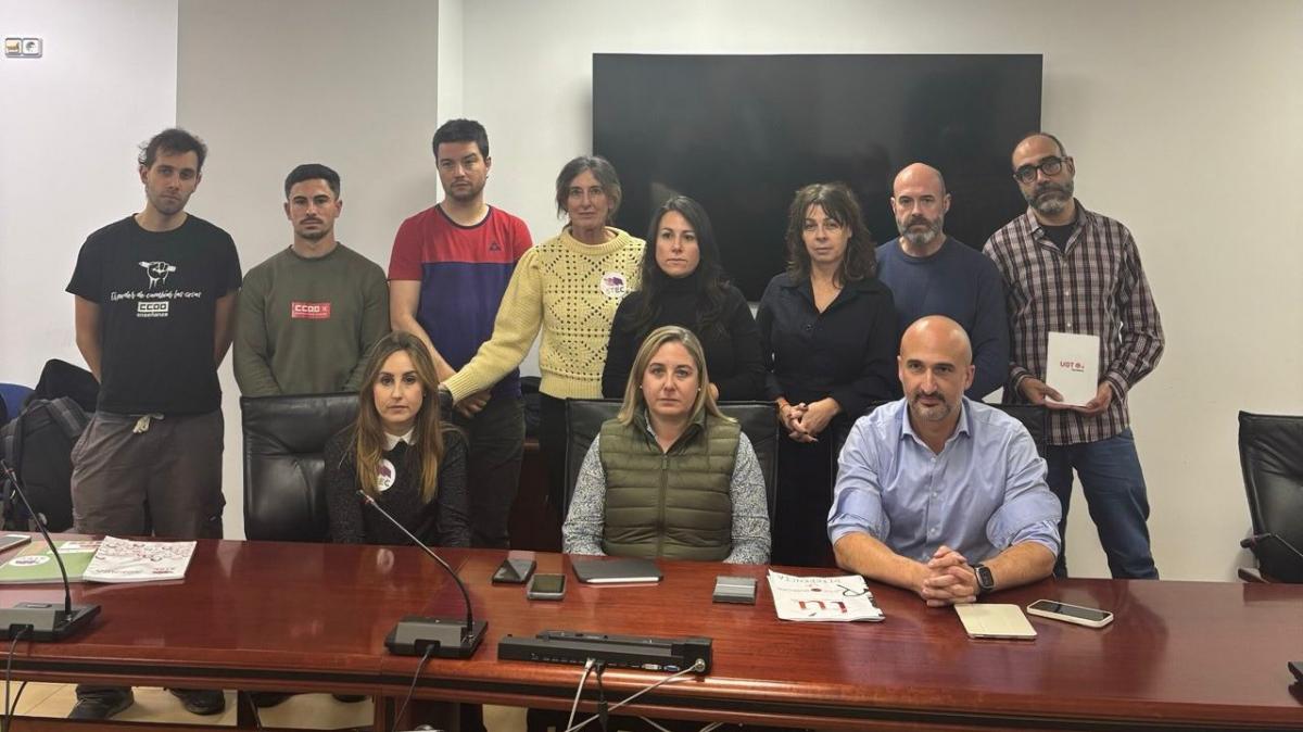 La Junta de Personal Docente permanece encerrada en las dependencias del Gobierno de Cantabria