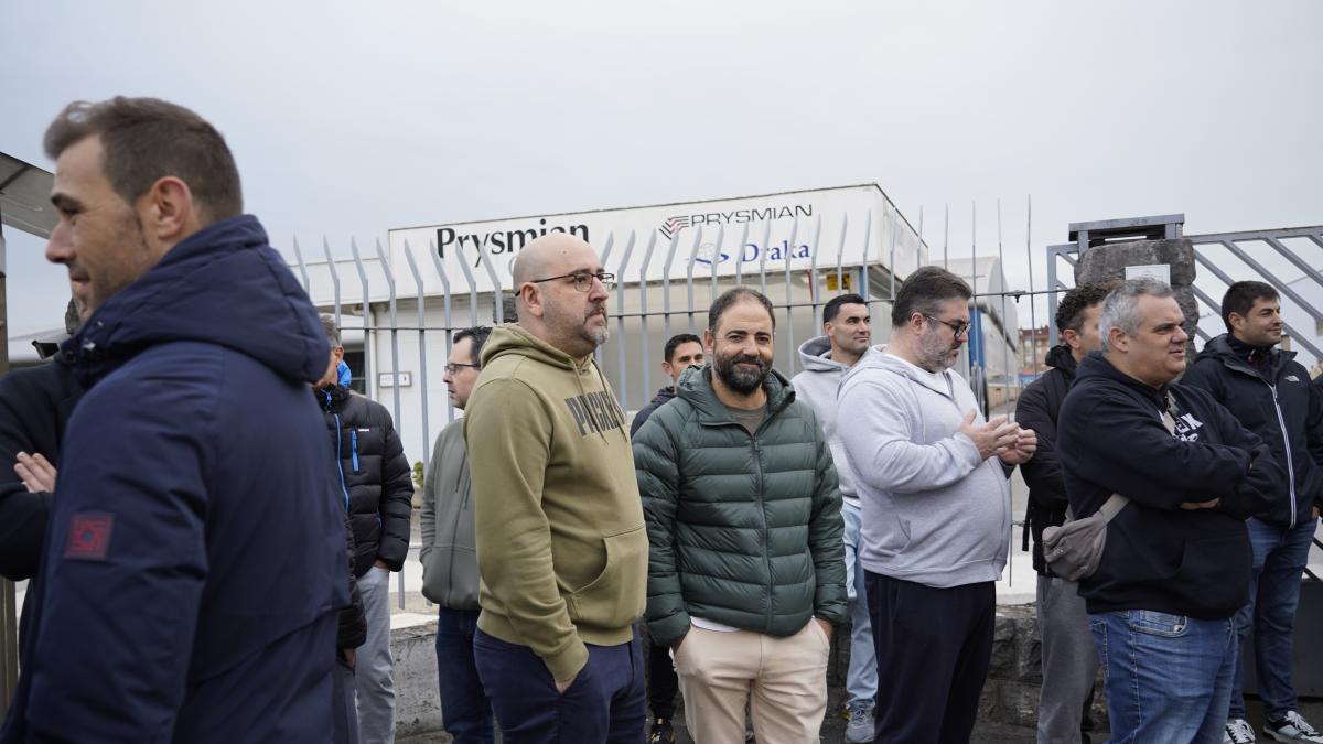 Trabajadores y delegados de CCOO en la jornada de huelga del pasado mes de noviembre