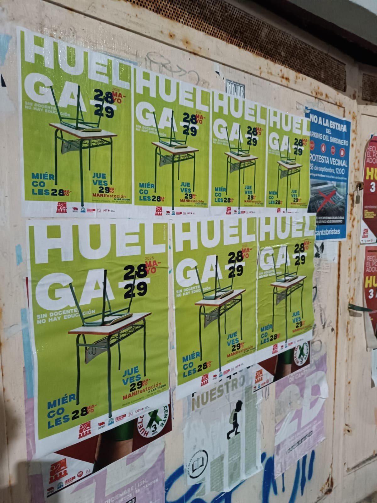 Carteles de la huelga docente.