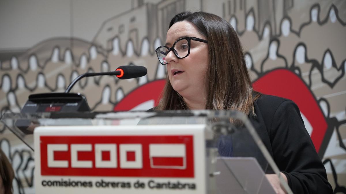 Rosa Mantecn, secretaria general de CCOO de Cantabria.