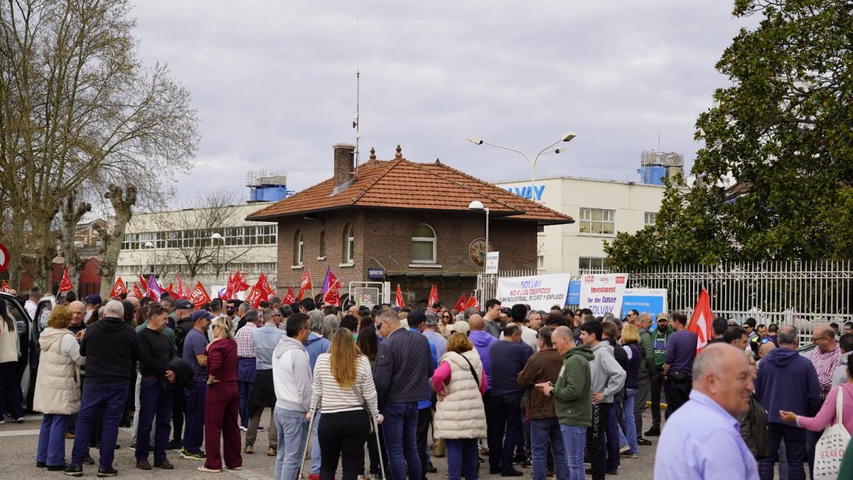 Concentración contra el ERE en Solvay