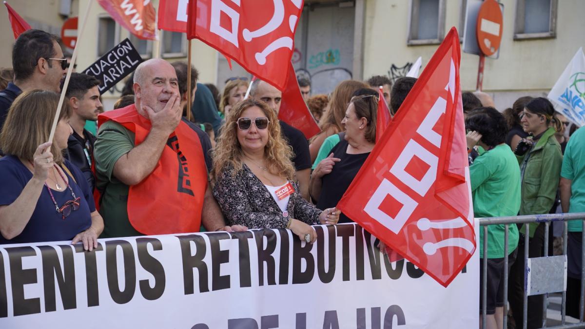 Concentración frente al Paraninfo de la Universidad de Cantabria.